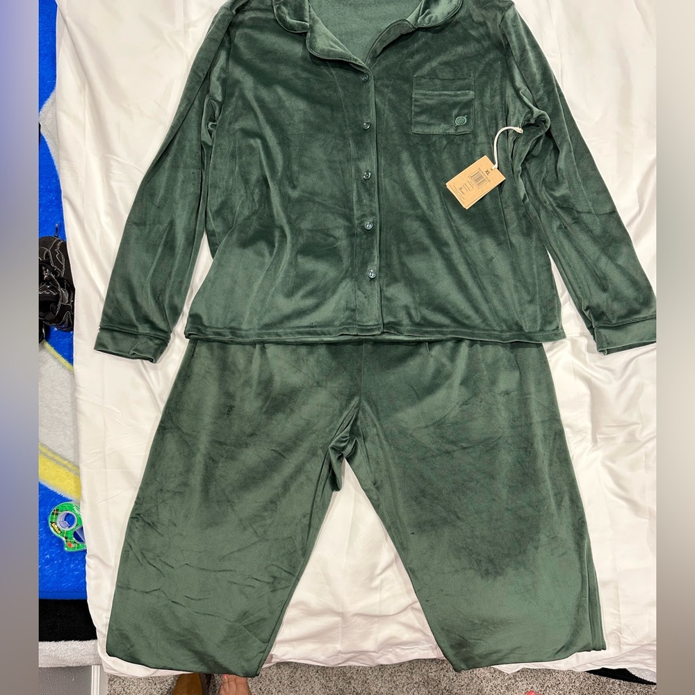 Cozy soft Green Women’s Pajamas